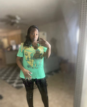 Load image into Gallery viewer, Graphic Tee W| Hanging Strings
